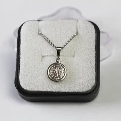 Corrente com Medalha Pequena de São Bento em Inox