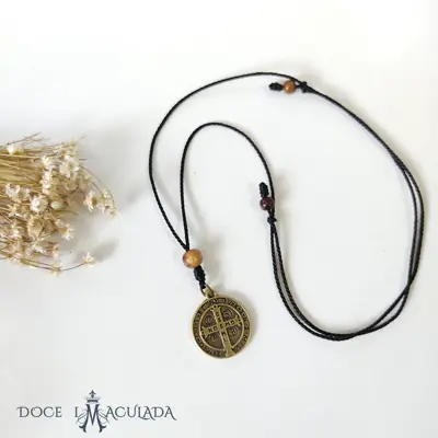 Cordão de Pescoço Ajustável com Medalha de São Bento