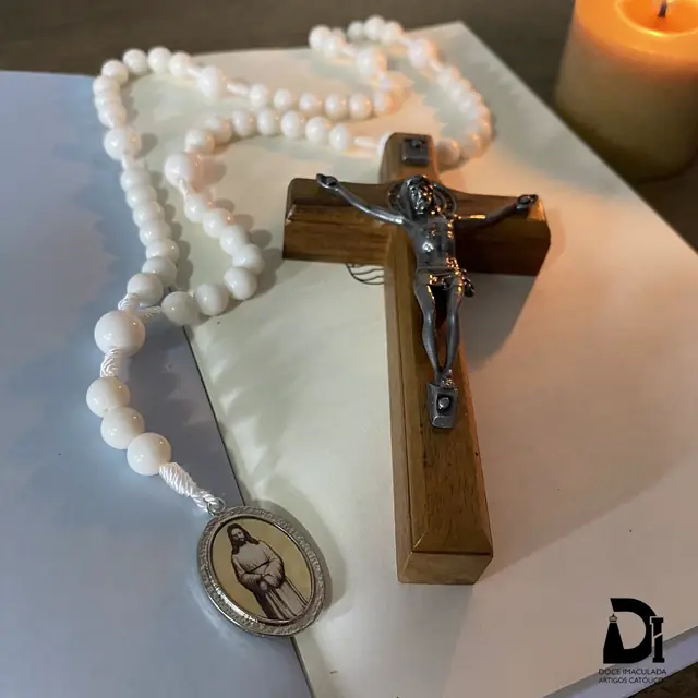 Coroa de Nossa Senhora das Lágrimas com Medalha Oval Grande