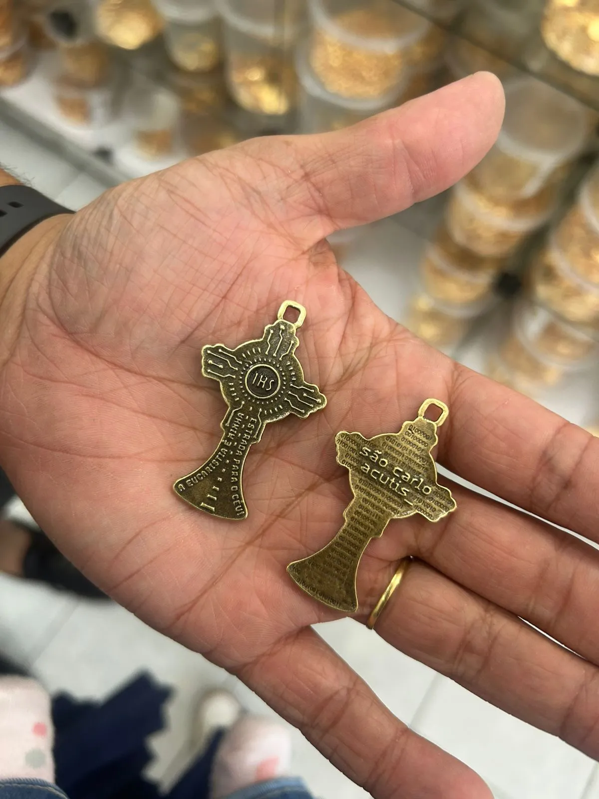 Cruz de São Carlo Acutis em Ouro Velho