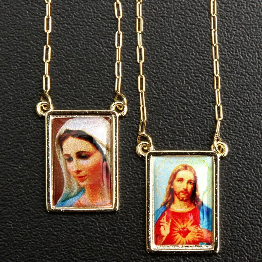 Escapulário Rainha da Paz Folheado a Ouro Devocional
