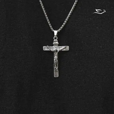 Colar Corrente com Crucifixo Liso em Inox