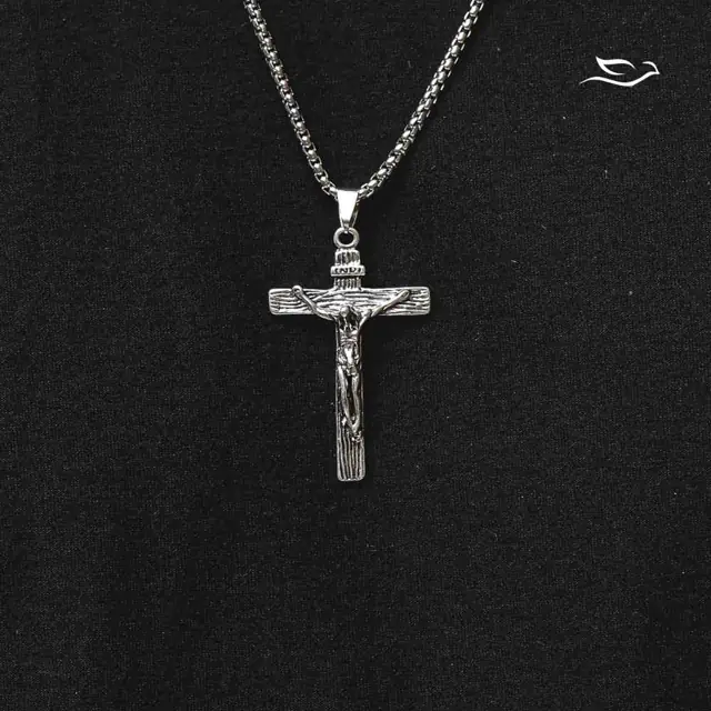 Colar Corrente com Crucifixo Liso em Inox