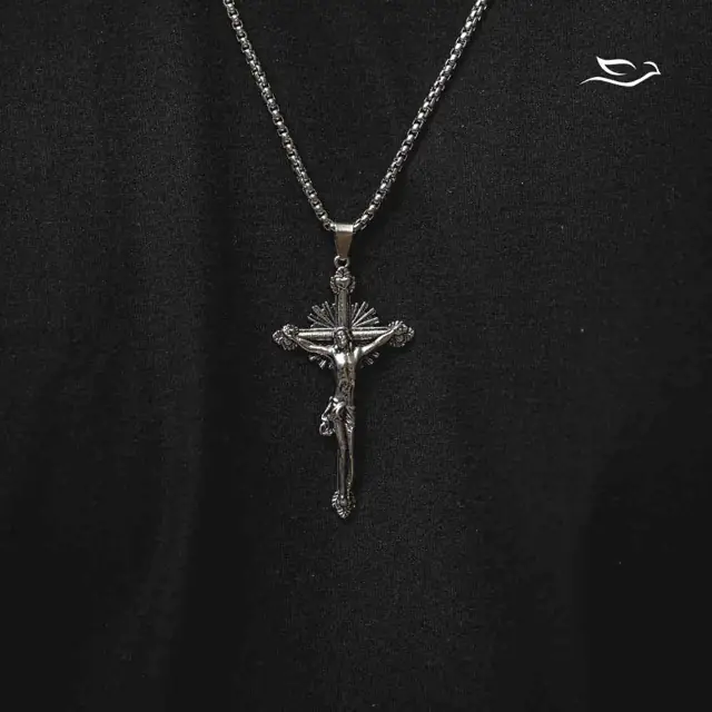 Colar Corrente com Crucifixo em Aço Inoxidável