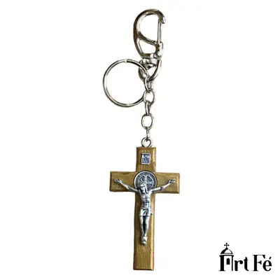 Chaveiro Crucifixo com Medalha de São Bento em Madeira