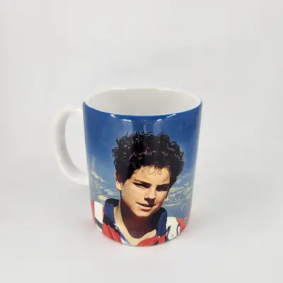 Caneca de Cerâmica São Carlo Acutis, o Padroeiro Jovem