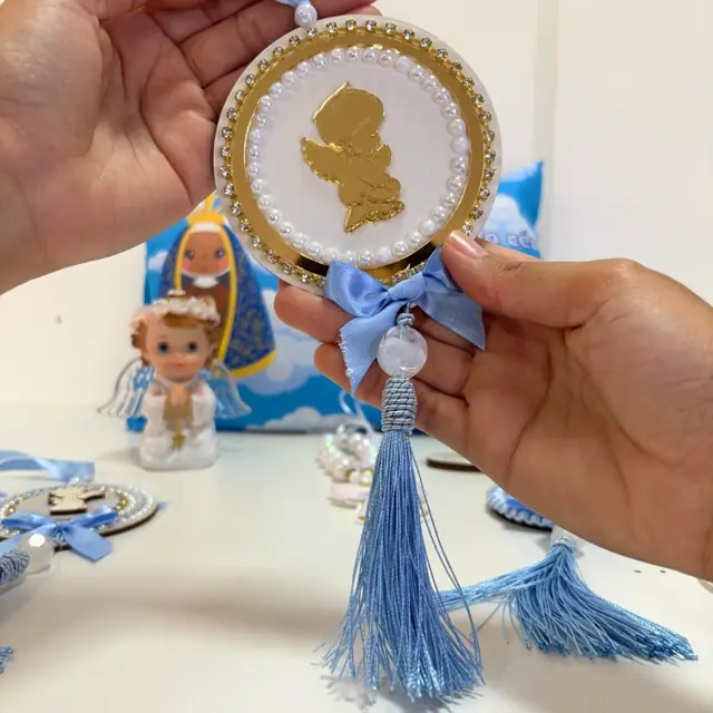 Adorno Anjinho Azul com Pérolas