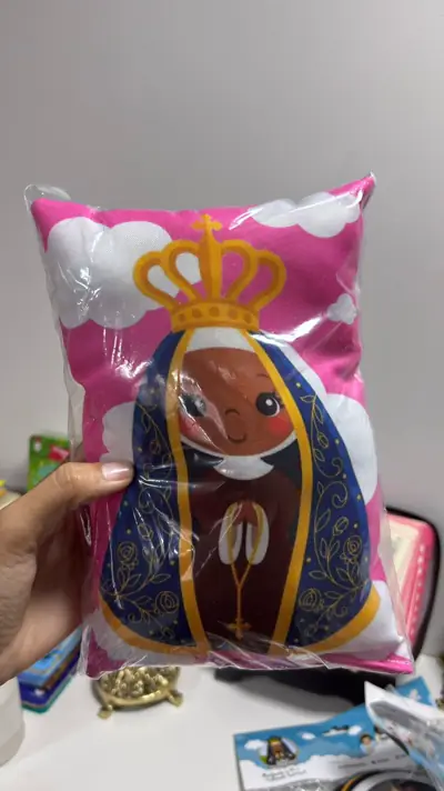 Almofada Infantil de Nossa Senhora Aparecida Rosa