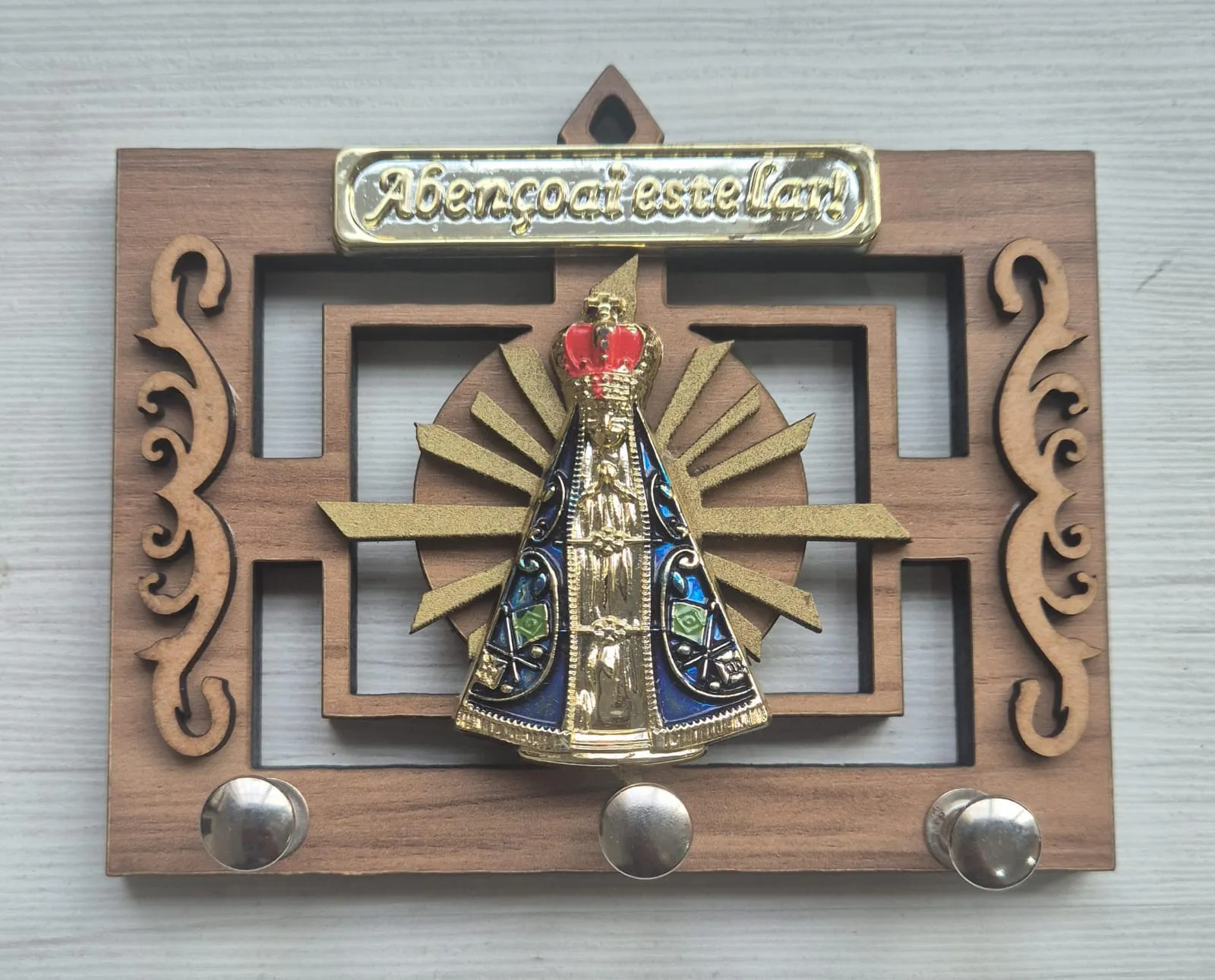 Porta-Chaves de Madeira Nossa Senhora Aparecida para Bênção do Lar