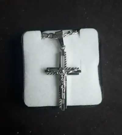 Colar Religioso de Aço Crucifixo