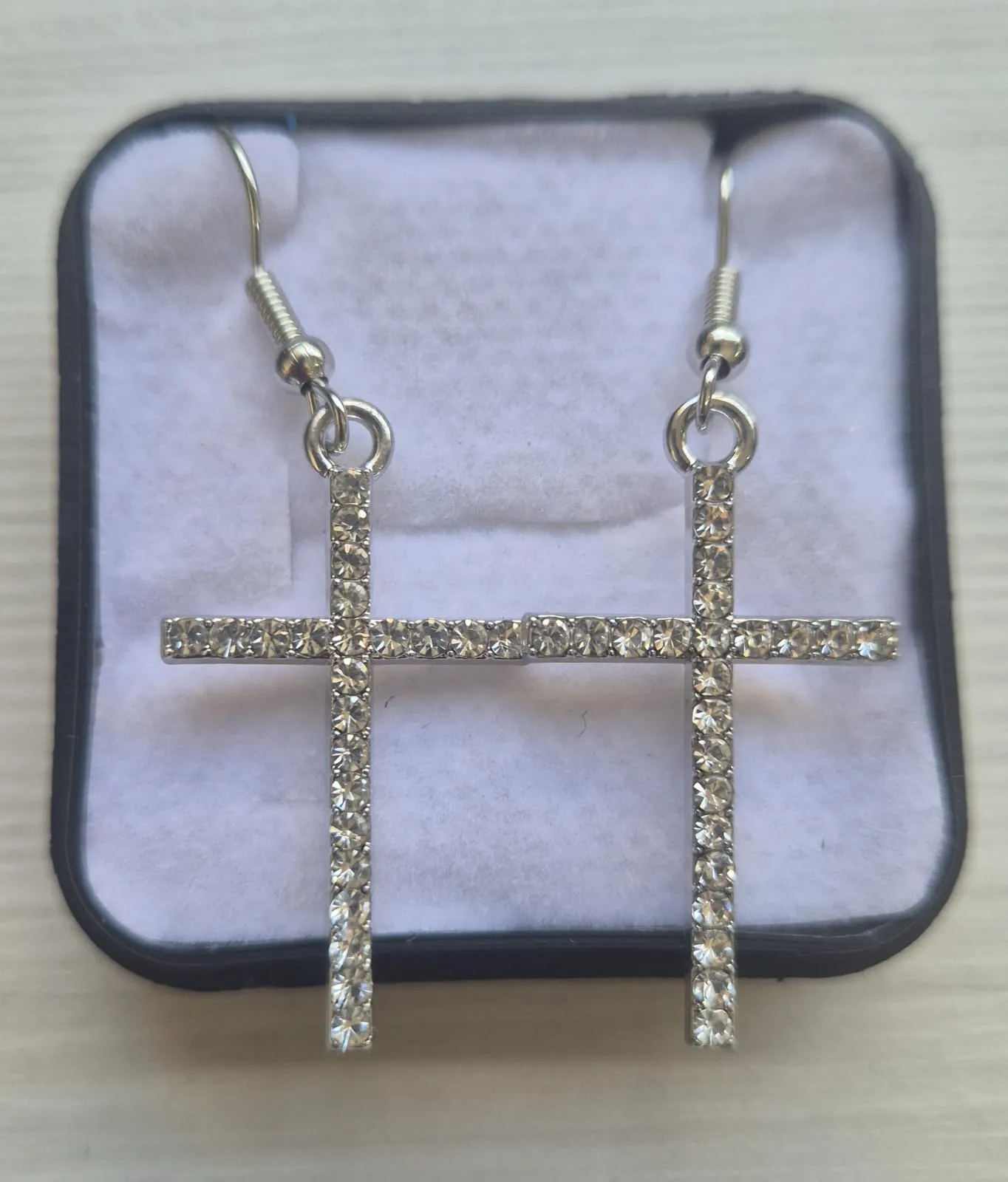 Brinco de Aço Cruz de Cristo para Uso Devocional
