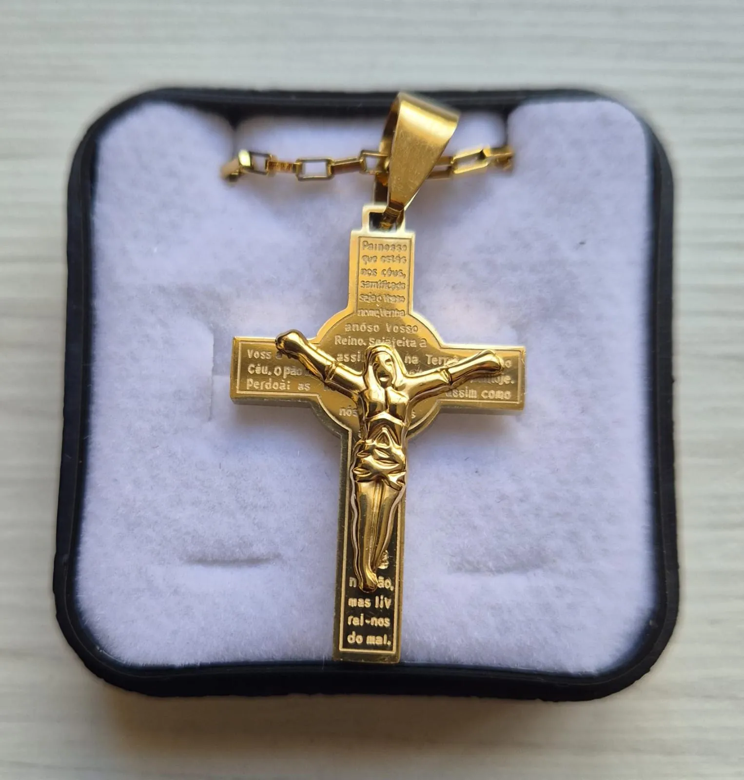 Colar Devocional Folheado a Ouro com Crucifixo
