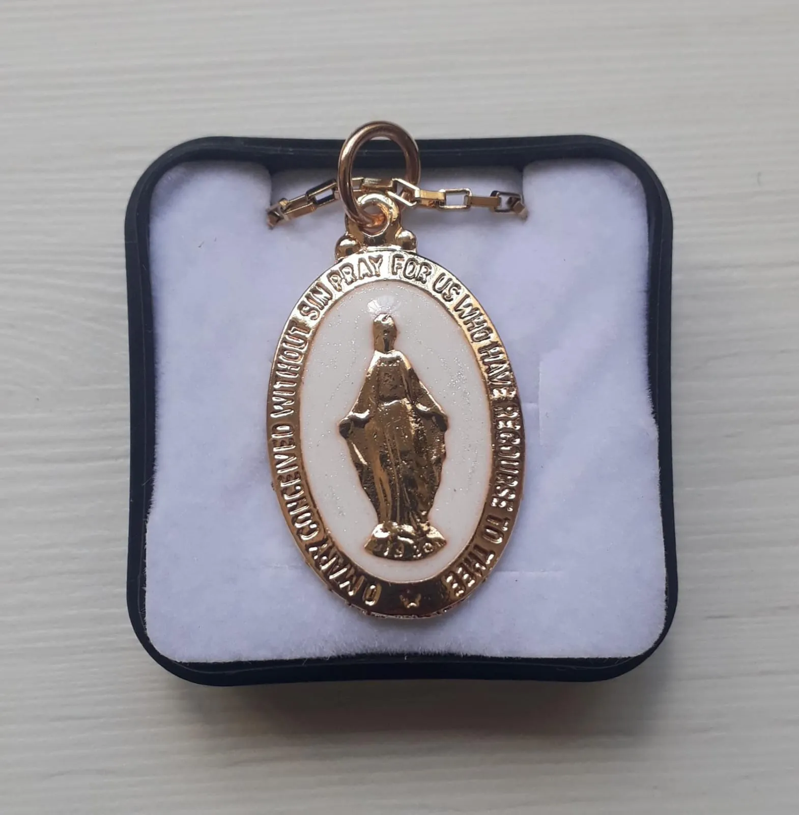 Colar Folheado Nossa Senhora das Graças para Devoção Diária
