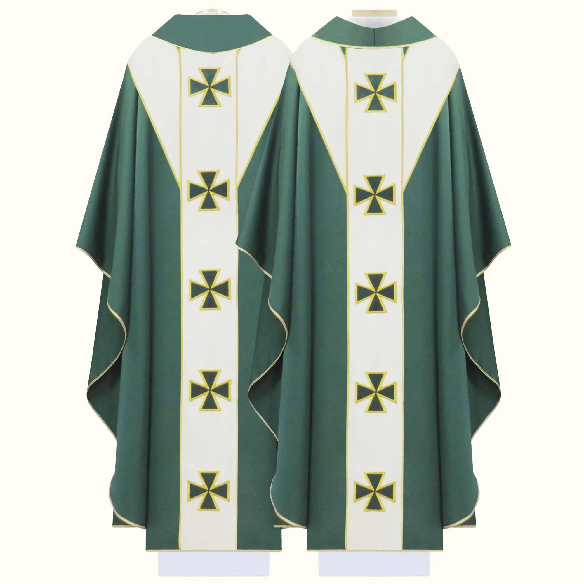 Casula para o Sacerdote na Eucaristia