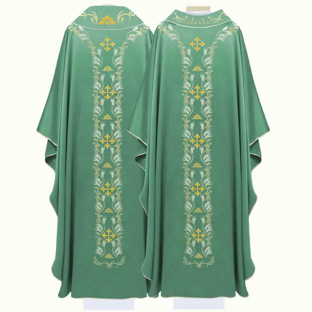 Casula para o Sacerdote na Eucaristia