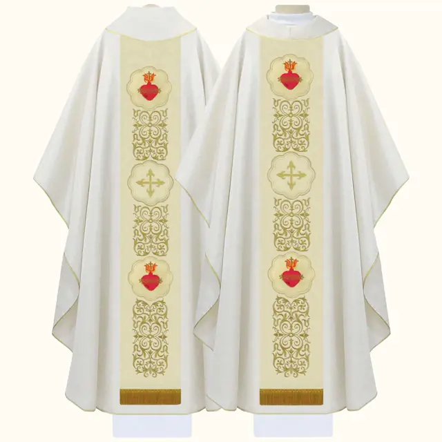 Casula para o Sacerdote na Eucaristia
