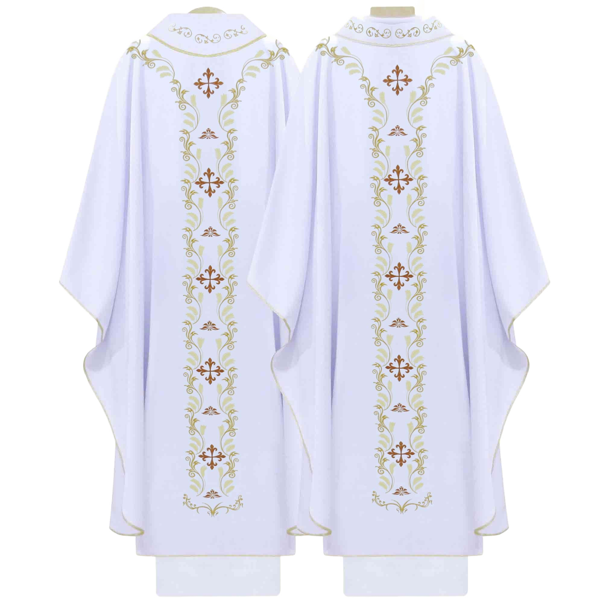Casula em Gabardine para o Sacerdote na Eucaristia
