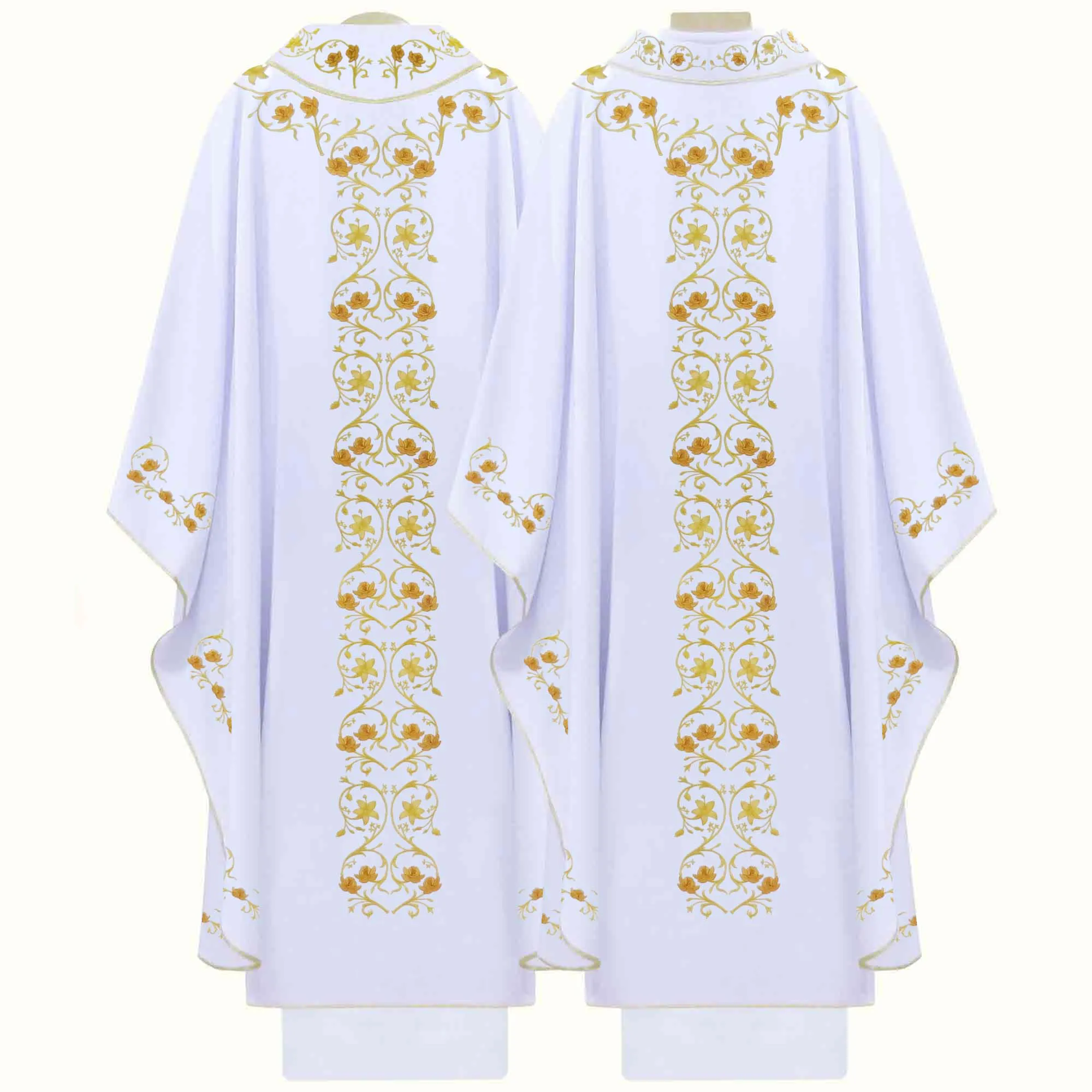 Casula em Gabardine para o Sacerdote na Eucaristia