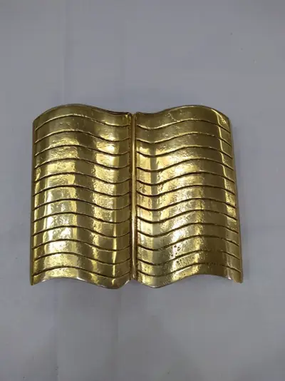 Aplique Bíblia Aberta Dourado