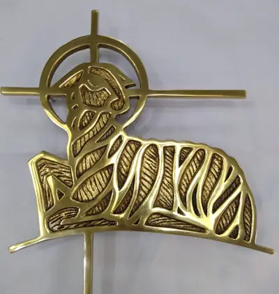 Cordeiro Pascal Grande em Metal Dourado