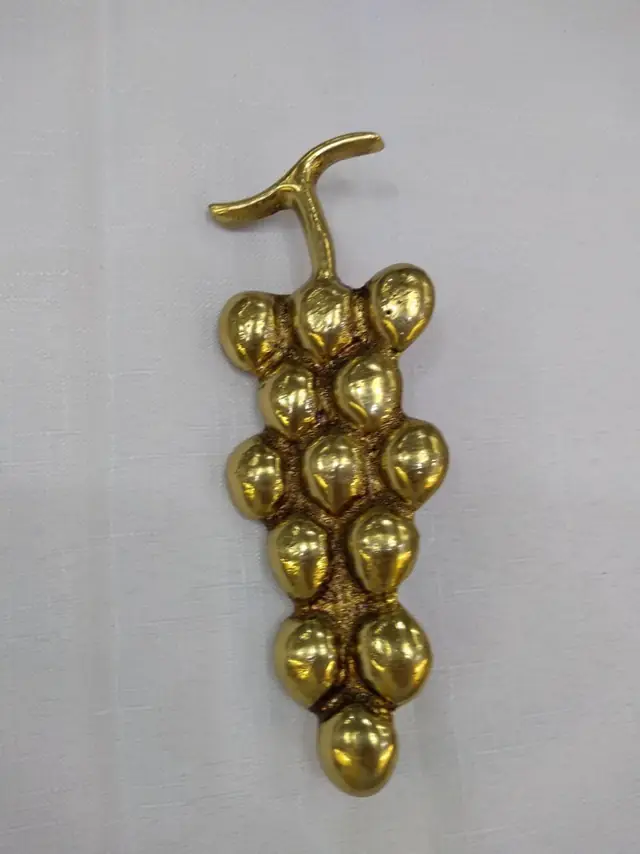 Aplique Cacho de Uva em Bronze Dourado