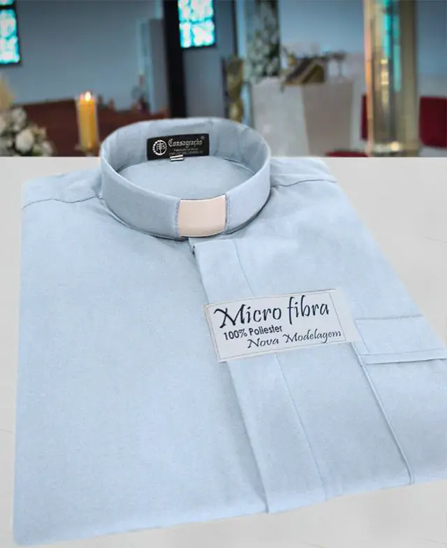 Camisa Clerical Azul Claro em Micro Fibra