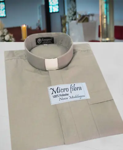 Camisa Clerical Cinza Claro em Micro Fibra