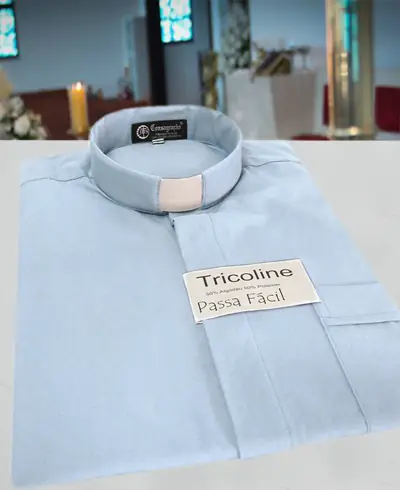 Camisa Clerical Azul Claro em Tricoline