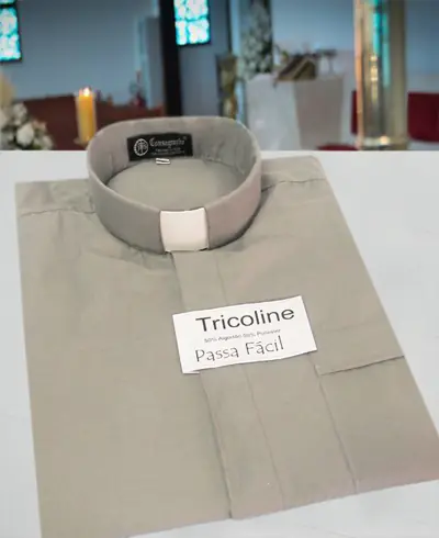 Camisa Clerical Cinza Claro em Tricoline