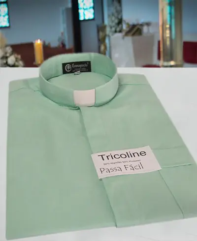 Camisa Clerical Verde em Tricoline