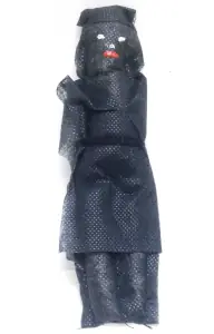 Boneca de Pano Feminina em Tecido Preto