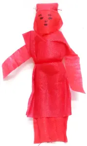 Boneca de Pano Feminina na Cor Vermelha