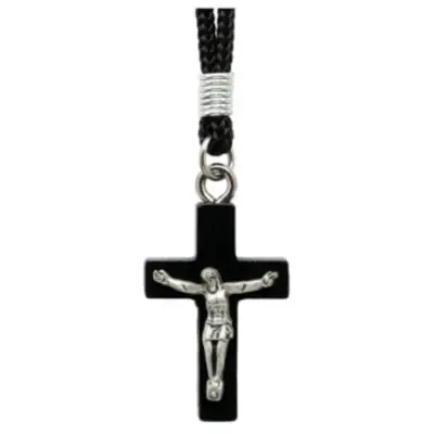 Colar Cruz de Madeira com Cordão Preto
