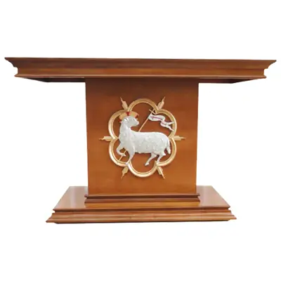 Altar de Madeira com Aplique do Cordeiro