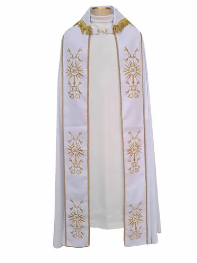 Capa de Asperge Branca com Bordado e Acabamento Dourado