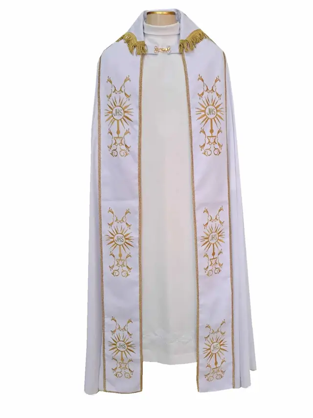 Capa de Asperge Branca com Bordado e Acabamento Dourado