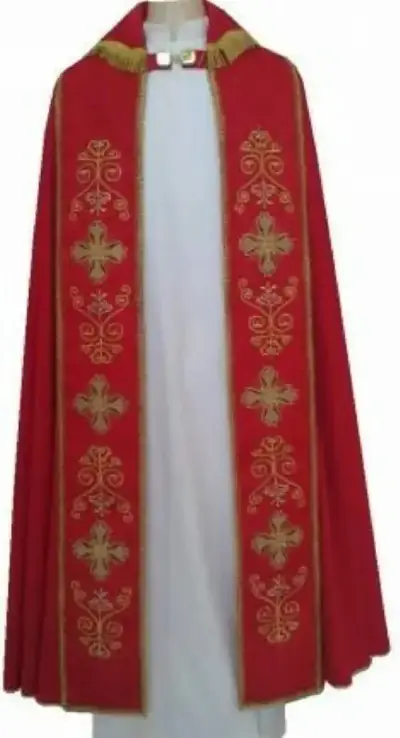 Capa de Asperge Vermelha com Estola Tridentina, Peça Gêmea de Outra do Catálogo
