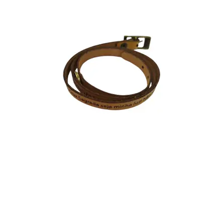 Pulseira de Couro Caramelo com a Oração de São Bento