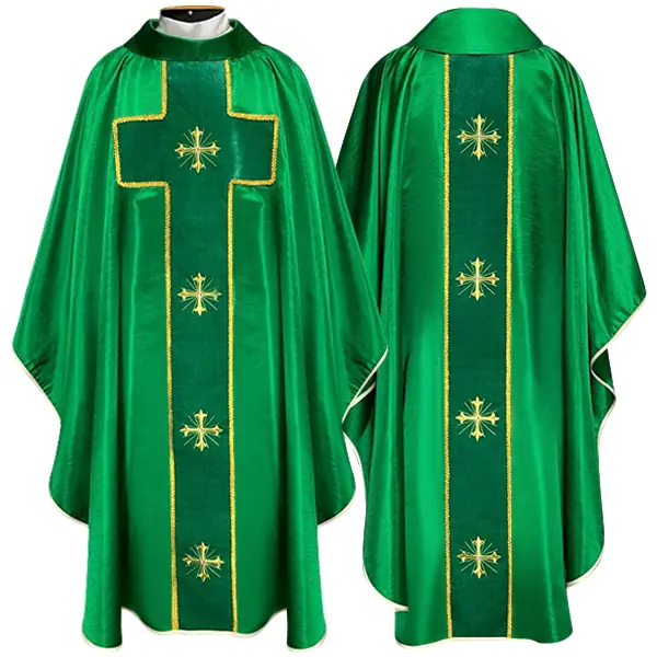 Casula Verde Compacta Para o Tempo Comum